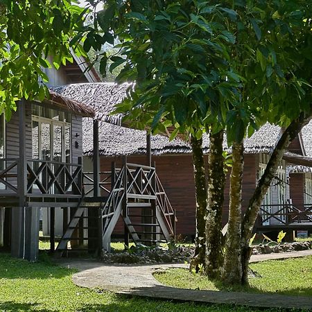 Baturundung Surf Resort Naibos Exteriér fotografie